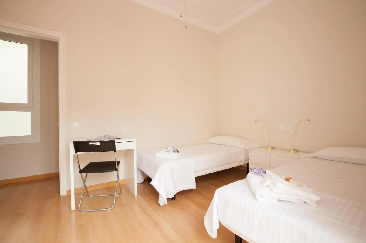 Apartment For Families And Staff Groups For 7 People Barcelona 0*,  Španělsko
